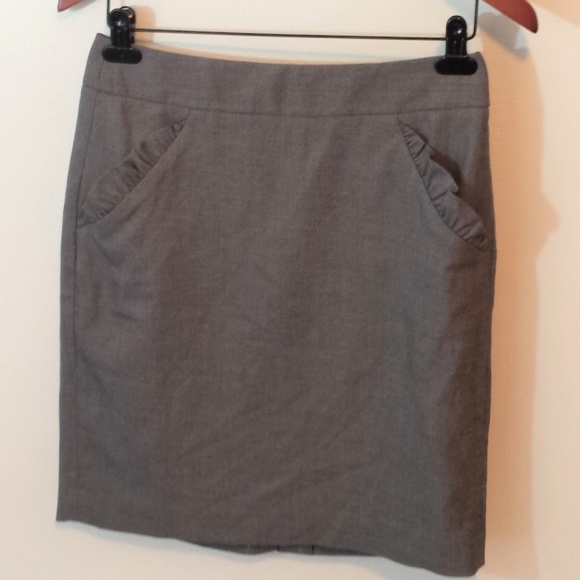 LOFT Dresses & Skirts - Gray Grey LOFT Short Pencil Skirt with Ruffles